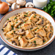 Грудка куриная тушеная с луком и грибами